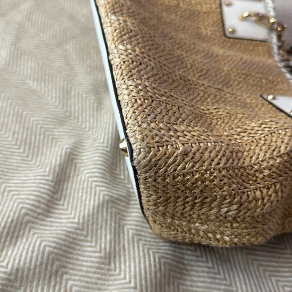 Summer Straw Michael Kors Handbag with White Leather Straps - Picture 17 of 17